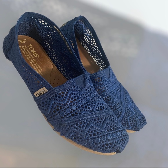 TOMS slip on shoes - Picture 4 of 4